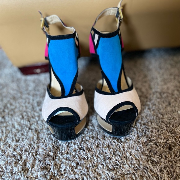 Shoes - Picture 3 of 3